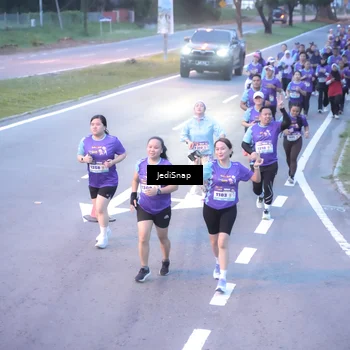 Runner Photo 8243010