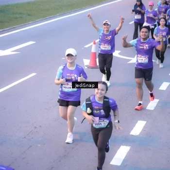 Runner Photo 8243036