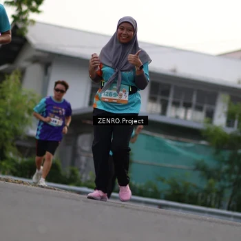 Runner Photo 8243046