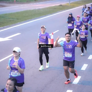 Runner Photo 8243048