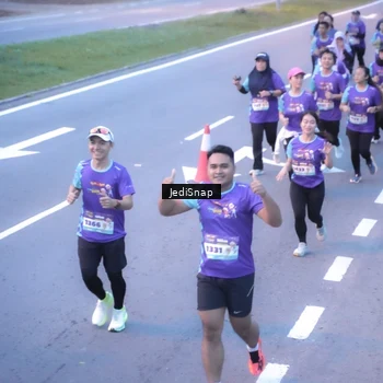 Runner Photo 8243063