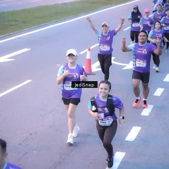 Runner Photo 8243066