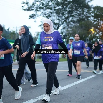 Runner Photo 8243072