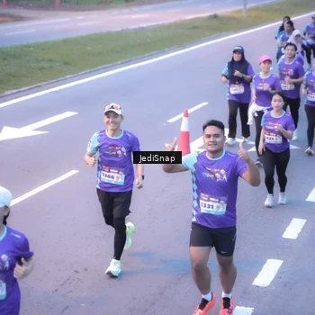 Runner Photo 8243081