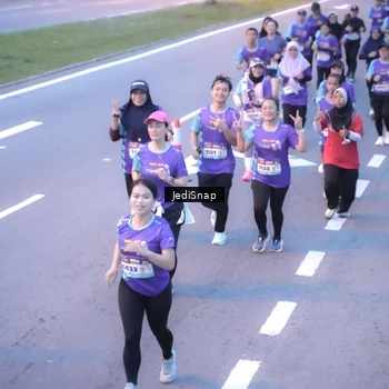 Runner Photo 8243102