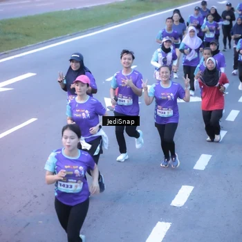 Runner Photo 8243116