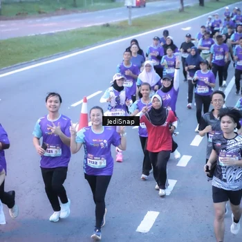 Runner Photo 8243132