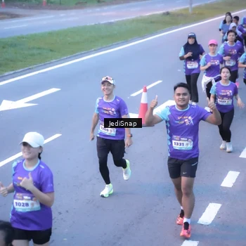 Runner Photo 8243202