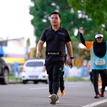 Runner Photo 8243203