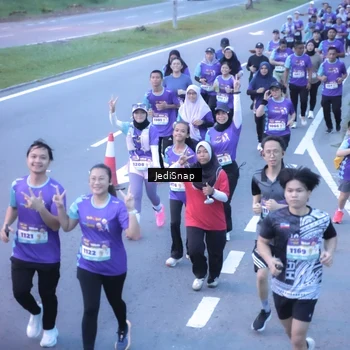 Runner Photo 8243251