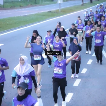Runner Photo 8243294