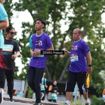 Runner Photo 8243296
