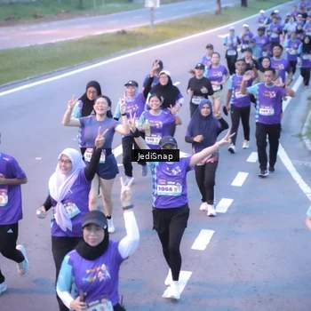 Runner Photo 8243332