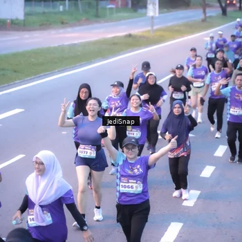 Runner Photo 8243335
