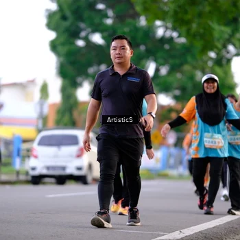 Runner Photo 8243352