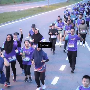 Runner Photo 8243415