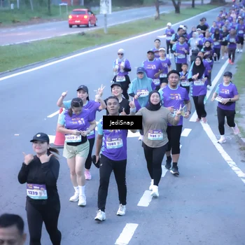 Runner Photo 8243436