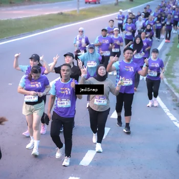 Runner Photo 8243449