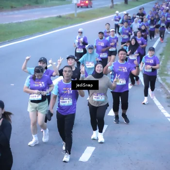 Runner Photo 8243457