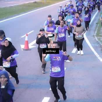 Runner Photo 8243487