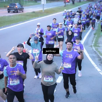Runner Photo 8243511