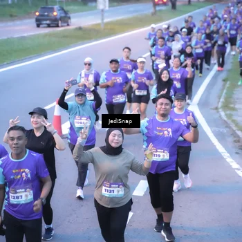 Runner Photo 8243557