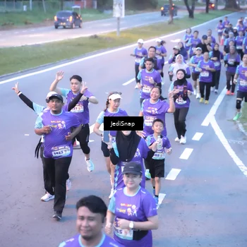 Runner Photo 8243571