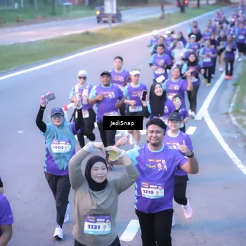 Runner Photo 8243572