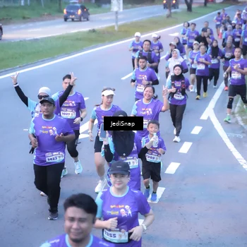 Runner Photo 8243587