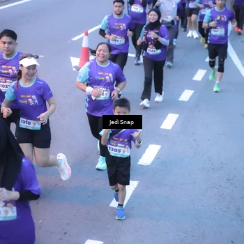 Runner Photo 8243649