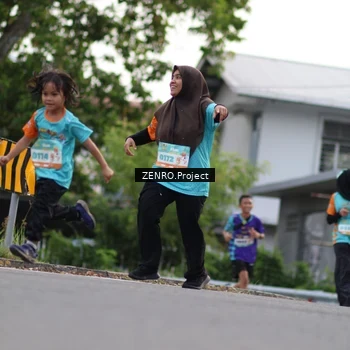 Runner Photo 8243657
