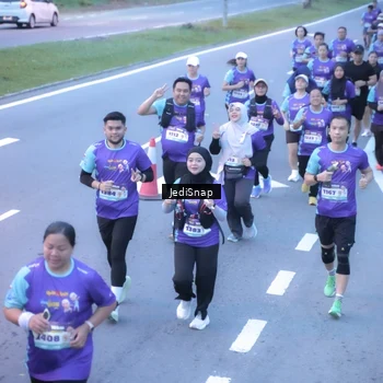 Runner Photo 8243668