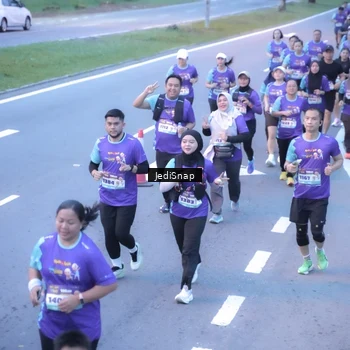 Runner Photo 8243671