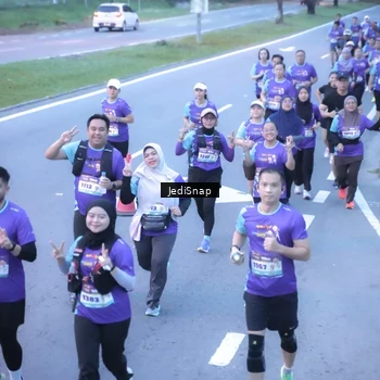 Runner Photo 8243684