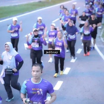 Runner Photo 8243720