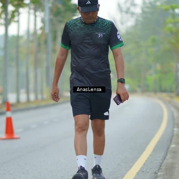 Runner Photo 8243735