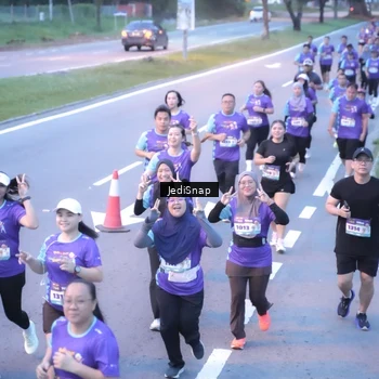 Runner Photo 8243823