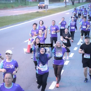 Runner Photo 8243848