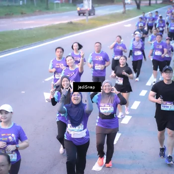 Runner Photo 8243853