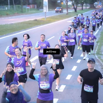 Runner Photo 8243871