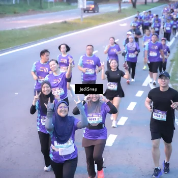 Runner Photo 8243880