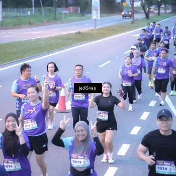 Runner Photo 8243890
