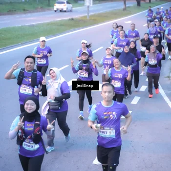 Runner Photo 8243903