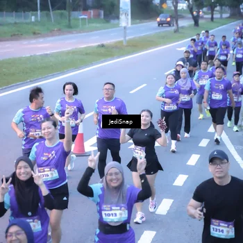 Runner Photo 8243928