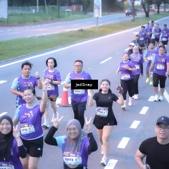 Runner Photo 8243959