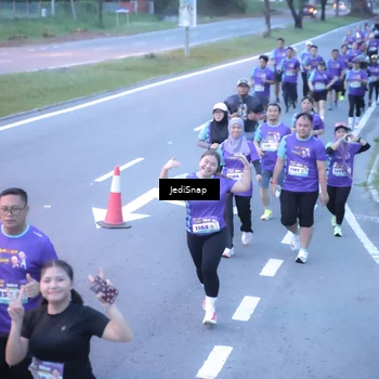 Runner Photo 8243998