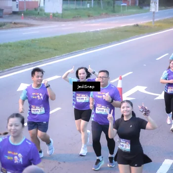 Runner Photo 8244004