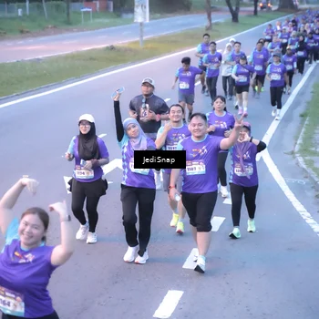 Runner Photo 8244032
