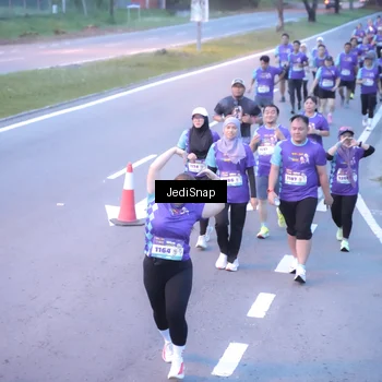 Runner Photo 8244080