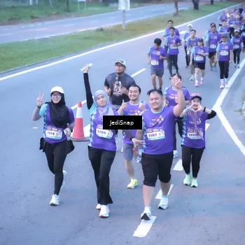 Runner Photo 8244094